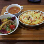 カニドリア（スープ・サラダ付）（1,380円税込）。(2015年11月）