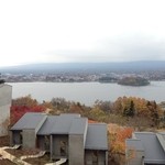 星のや富士 - 部屋から見える河口湖(富士はすそ野しか見えませんでした)