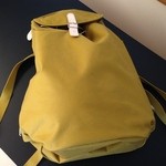 星のや富士 - 各自が好きな色のリュックを選んで持っていきます