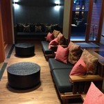 星のや富士 - フロント内のソファー