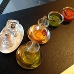 星のや富士 - ピザにかける調味料