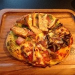 星のや富士 - きのこのハーフ&ハーフピザ 完成！