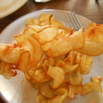 BROOKLYN RIBBON FRIES - つながったリボンのようなポテトフライ。