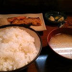 魚亀 - 焼魚定食＋小皿１皿