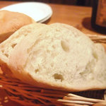 リブス&タパス ガブリシェア - チャージ代わりのパン　３００円/１人