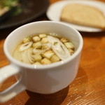 裏参道牛肉店 - 水ナスとジュンサイのスープ