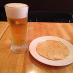 エベレストダイニング&バー - ビールとパパド