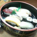 にぎり寿司セット のお寿司<拡大>(2015.11.17)