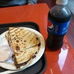 Europa Cafe  - パニーニ(ステーキ&チーズ)とペプシコーラのセットです。(2015年10月)