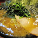 家系総本山 ラーメン 吉村家 - ラーメン　630円　海苔　50円