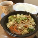 ほっともっと - 「肉野菜炒め弁当」です。