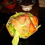 玉鬘 - 【2015年11月17日】生ハムたっぷりのグリーンサラダ。トマトは1個○○○円のフルーツトマトです。