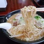 平打ちっぽい中太麺（みそらーめん）