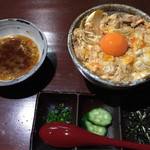 鶏料理 葛羅 - 親子丼 薬味 つゆ(ダシ？) です