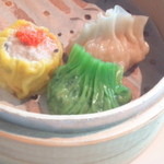 SHIN YEH 101 - 翡翠の三色点心。