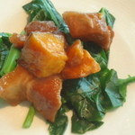 SHIN YEH 101 - 酵母豚の紅麹ソース焼き。