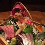 個室居酒屋 美濃や - 鷄以外にも鮮度の良い刺身など、魚系メニューも充実している