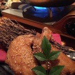 個室居酒屋 美濃や 松戸西口店 - 手羽先はジューシーさと食べ応えのある大きさが特徴だ。