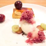 ビストロアム - ランチコース 3888円 の葡萄のローストとグラニテ パンペルジュとクレームブリュレ ヨーグルトのアイスクリーム