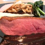 ビストロアム - ランチコース 3888円 の鴨のロティ エリンギ茸をパスタに見立てた 鴨もも肉のラグー