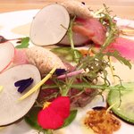 ビストロアム - ランチコース 3888円 の燻製香る冷製大根 2種のバルサミコソース