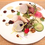 ビストロアム - ランチコース 3888円 の燻製香る冷製大根 2種のバルサミコソース