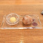 ビストロアム - ランチコース 3888円 のパン、柚子バター