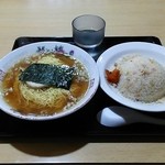 つぼ半 - ラーメンと半チャーハン