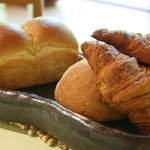 レストラン・マッカリーナ - 201007０４朝食　Ｊｉｎのパン