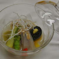 草庵 - 　炊き合わせ　冷やし夏野菜の胡麻あんかけ　かもなす、ずいき、南京