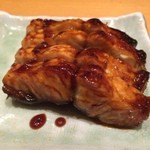 寿し処 寿々 - 鰻
      約2.6kgの大物！
      生命力溢れる力強い味わい。