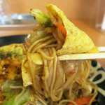 虎之介 - 玉子はしっかり硬めの薄焼きです