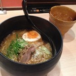 和鶏屋 - H.27.6.10.夜 焼鳥屋のラーメン 450円