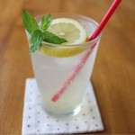 ツキカフェ - 自家製はちみつレモンスカッシュ(食後の割引で300円)