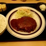 すすきの食堂  - 日替りハンバーグ定食 1000円 ライス&味噌汁 お代わり自由