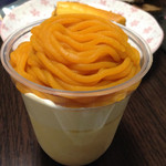 欧風カレー工房チロル - かぼちゃとモンブランのプリン‼︎中には生クリームとスポンジケーキも入ってカップケーキみたいだよ〜♡