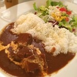 Toenthisebumparadaisukafe - 本日のランチ☆
                      27ParadiceCafeランチ☆
                      
                      はいからビーフシチューごはん大盛り☆
                      
                      大きなプレートにたっぷりの生野菜とごはんとコクがあってビーフがゴロッと入ったシチュー☆味わい深く満足サイズの850円( ^ω^ )