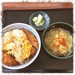 Obentou No Hirai - お弁当のヒライ『大江戸カツ丼とミニそばセット』
                        …熊本ローカルな「ヒライ」。
                        お弁当以外にイートインで食事も楽しめるのですが、これがけっこううまいんですよ♪(^^)
                        値段も手頃ですし☆