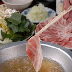 Shinsekaimotsunabeyachokuei - 塩ポン酢とつゆだしでいただく　豚しゃぶ　￥９５０円