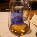 アンティキサポーリ - プーリア州のワインをサービスしていただきました。雑味の無い程よい甘味のワインです。