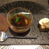 レストラン ラ・フロレゾン・ドゥ・タケウチ - ランチ：きのこのスープとほたてときのこのムース