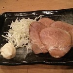 Tachinomidokoro Nakaya - 自家製焼豚