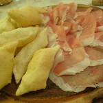 TRATTORIA AL SODO  - ニョッコフリットと生ハム