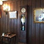 みすゞ飴本舗 飯島商店 - 年代物の時計です。
