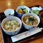 Fukagawa Juku - 「辰巳好み (2150円)」は、「炊き込みご飯の深川めし」と「味噌汁ぶっかけの深川めし」の両方が小さめの丼が頂けます