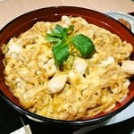 鶏三和 - 名古屋コーチン親子丼