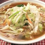 鳳春 - 野菜ラーメン＝こだわりは調理法、野菜のシャキシャキ感を残し甘みを引き出す。。。野菜の量は約３００ｇ