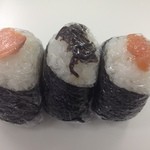 やの家塩むすび - 各種おにぎり　220円