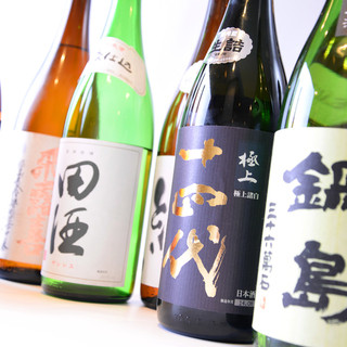 全国から仕入れた日本酒は、味わいも様々で料理のお供にぴったり