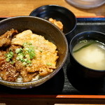 北海道マルハ酒場 - 2015.11 合盛カルビ丼大盛（750円）